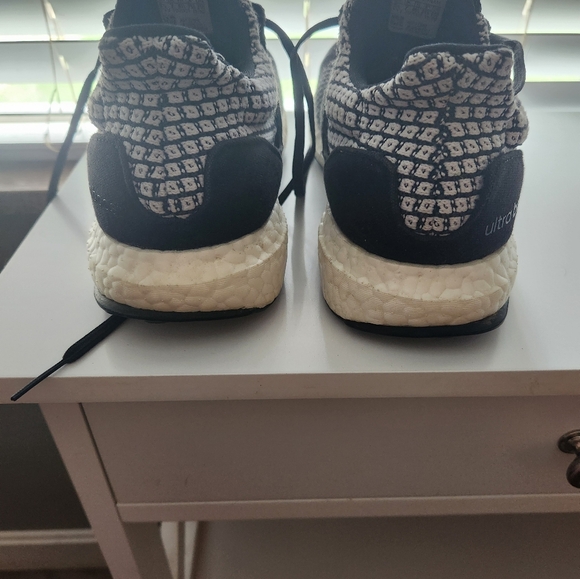 Womens Adidas Ultra Boost Size 8.5 - Picture 4 of 5